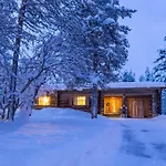 Kuukkeli Log Aurora 4*