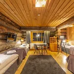 Kuukkeli Log Aurora 4*