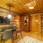 Kuukkeli Log Aurora Appart hôtel Saariselkä