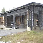 Kuukkeli Log Aurora 4*