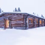 Kuukkeli Log Aurora 4*