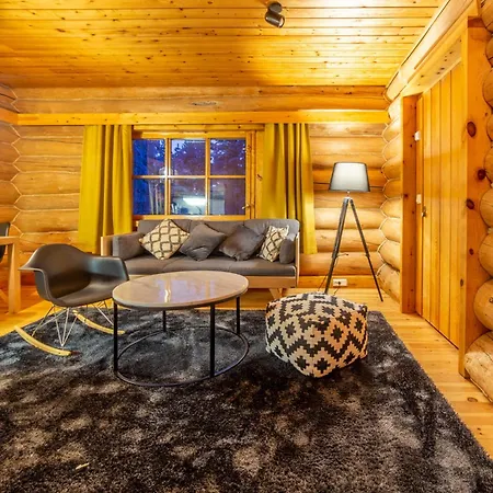 Kuukkeli Log Aurora 4*