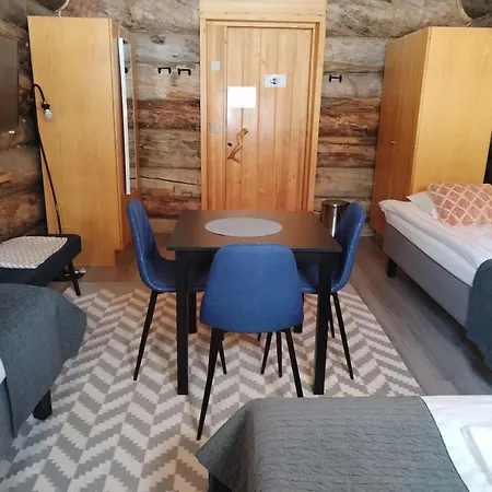 Kuukkeli Log Aurora 4*