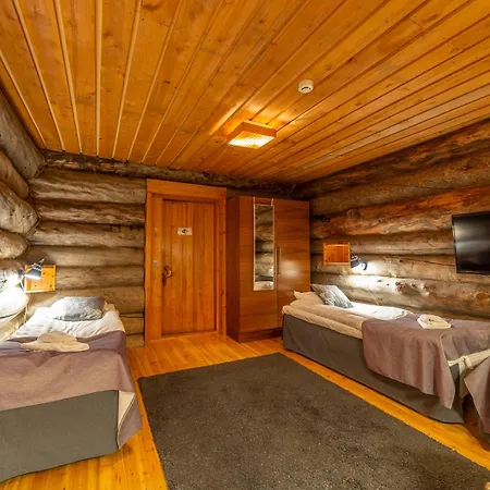 Kuukkeli Log Aurora Aparthotel 4*
