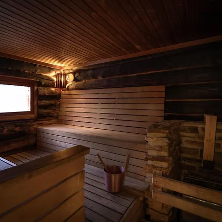 Kuukkeli Log Aurora Saariselka