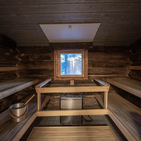 Kuukkeli Log Aurora 4* Saariselka