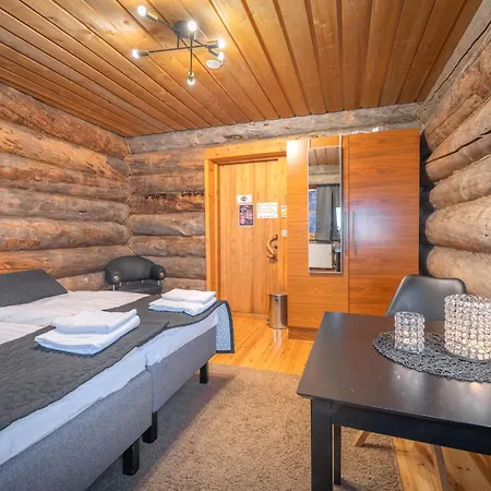 Kuukkeli Log Aurora 4* Saariselka