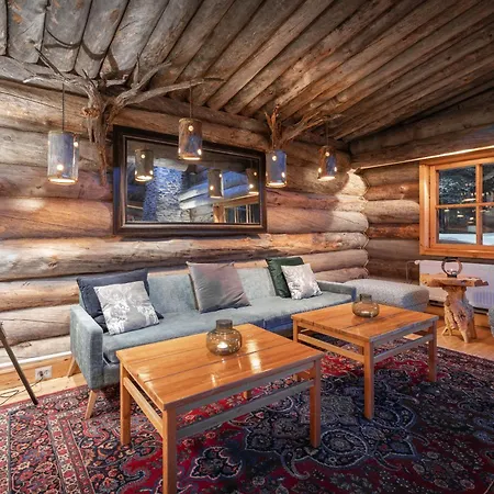 Aparthotel Kuukkeli Log Aurora 4*