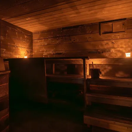 Kuukkeli Log Aurora Huoneistohotelli 4*