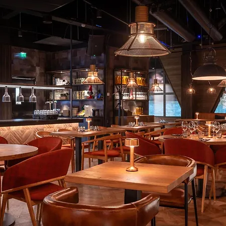 库克利极光公寓式酒店 4*