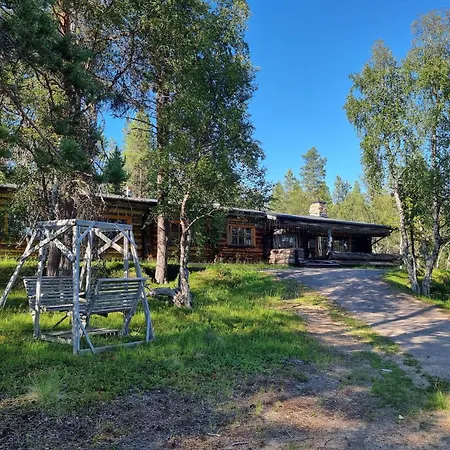 Kuukkeli Log Aurora 아파트호텔 4*