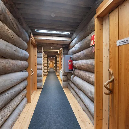 Kuukkeli Log Aurora Saariselka