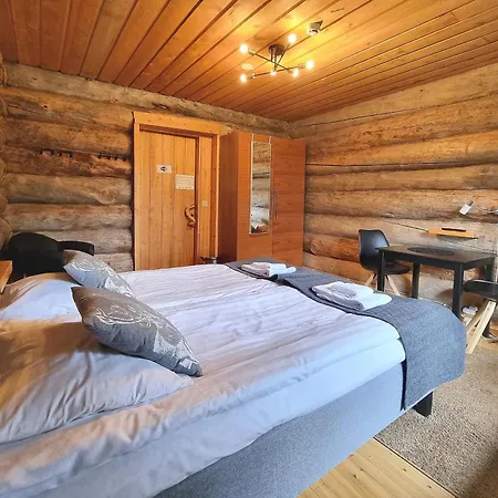 Kuukkeli Log Aurora
