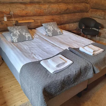 Kuukkeli Log Aurora 4* Saariselka