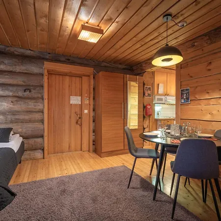 Kuukkeli Log Aurora Hotel apartamentowy 4*
