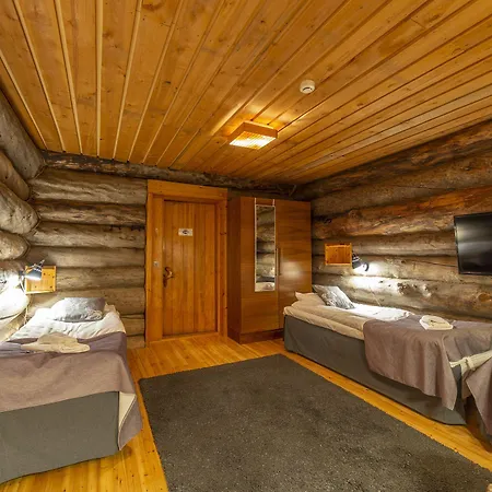 Kuukkeli Log Aurora Hotel apartamentowy Saariselkä
