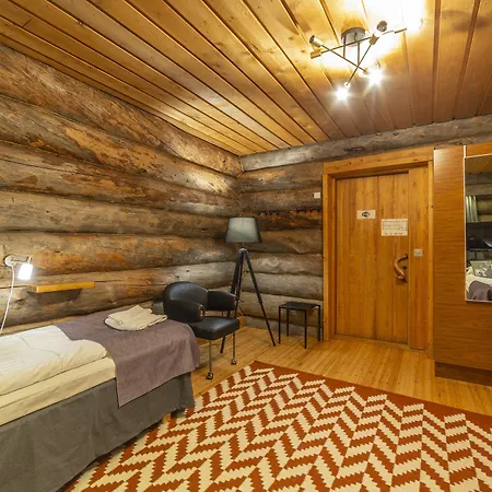 Kuukkeli Log Aurora Apartmanhotel 4*