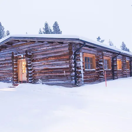 Kuukkeli Log Aurora 4*