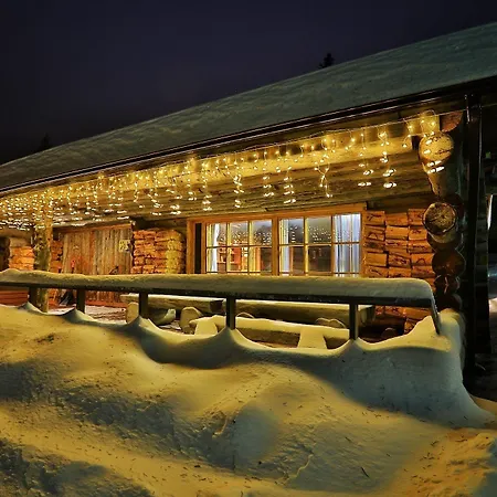 Kuukkeli Log Aurora Apartmanhotel 4*