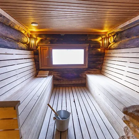 Kuukkeli Log Aurora Apartmanhotel 4*