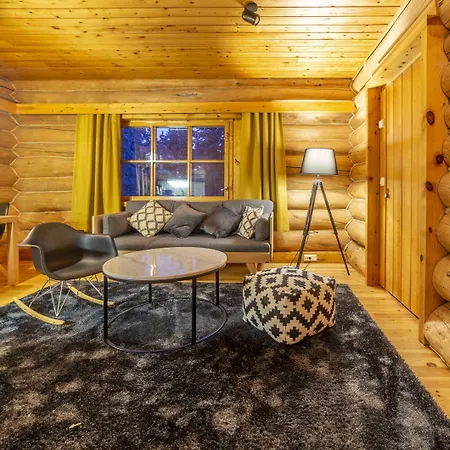 Kuukkeli Log Aurora Hotel apartamentowy Saariselkä