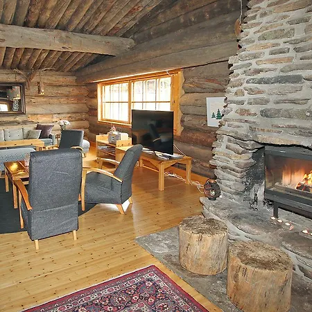 Kuukkeli Log Aurora Apartmanhotel 4*