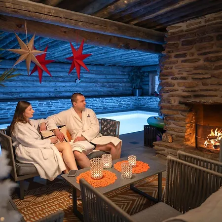 Kuukkeli Log Aurora Saariselka