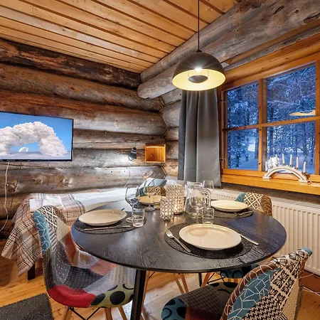 Apartmanhotel Kuukkeli Log Aurora 4*