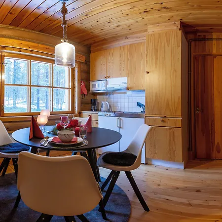 Kuukkeli Log Aurora 4* Saariselka