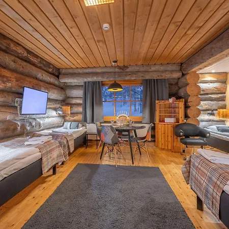 Kuukkeli Log Aurora Apartmanhotel 4*
