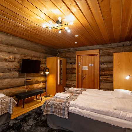 Kuukkeli Log Aurora Apartmanhotel 4*