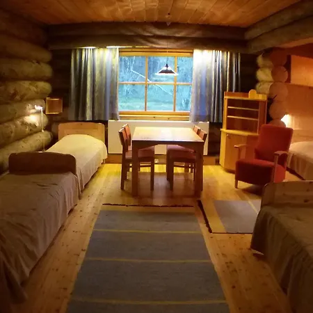 Kuukkeli Log Aurora 4* Saariselka