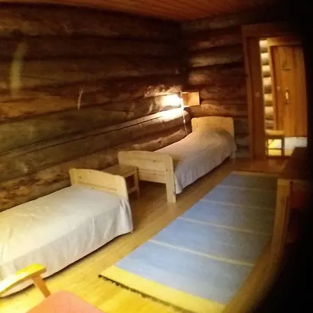 Kuukkeli Log Aurora 4*