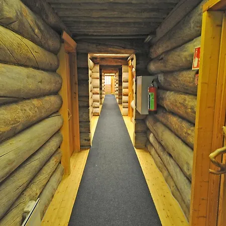 Kuukkeli Log Aurora 4*