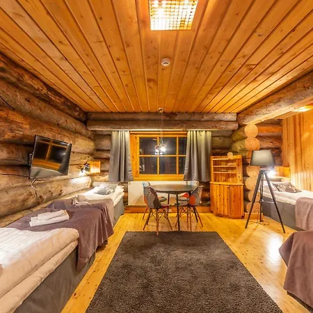 Kuukkeli Log Aurora Aparthotel 4*