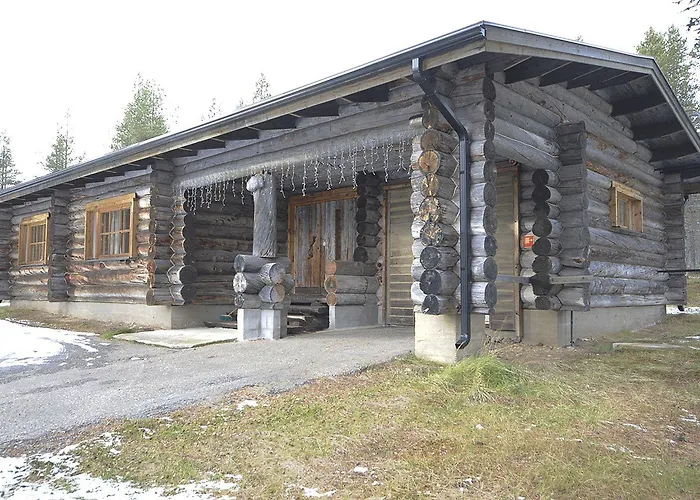 Kuukkeli Log Aurora 4*