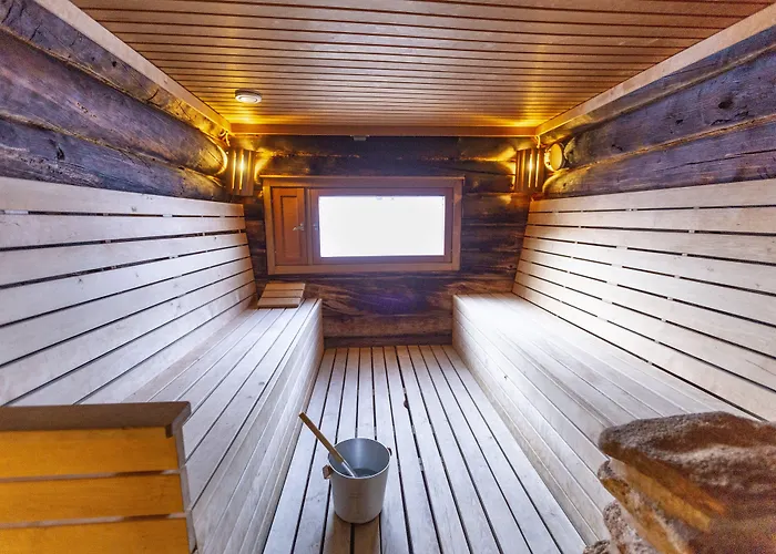 Kuukkeli Log Aurora Aparthotel 4*