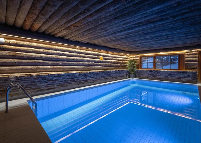 Kuukkeli Log Aurora Aparthotel 4*