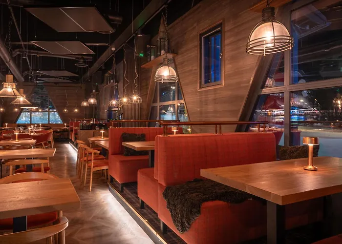 Kuukkeli Log Aurora 4*